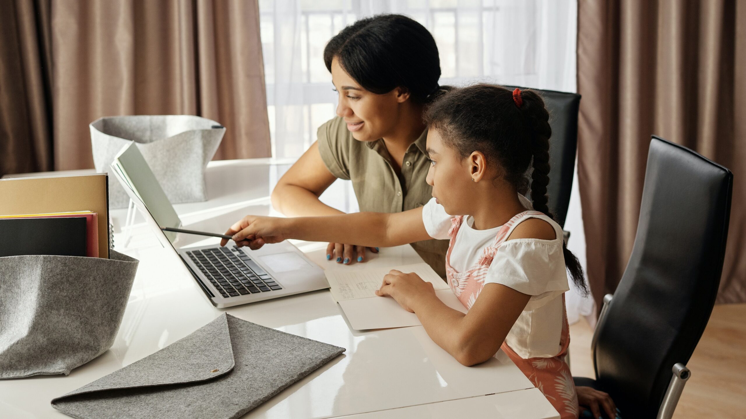 What Are the Pros and Cons of Being Homeschooled?