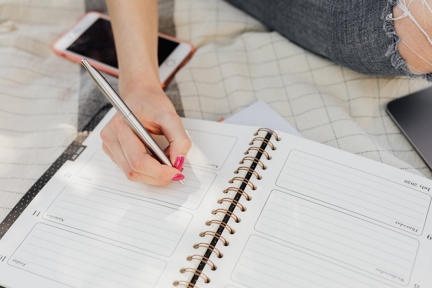 Crafting Success: Setting up a Homeschooling Schedule and Routine